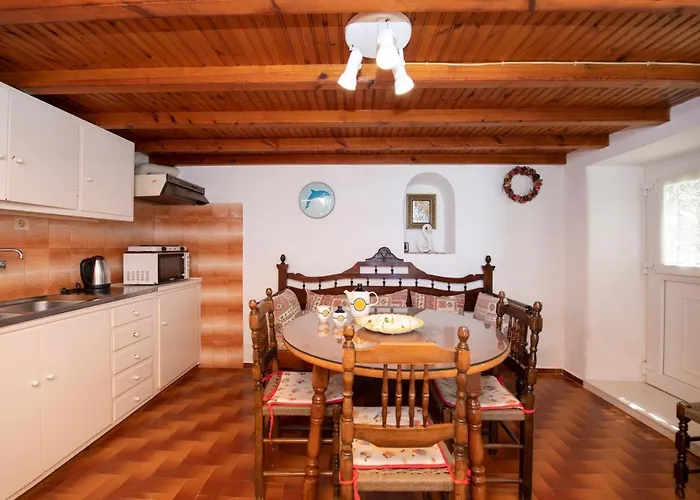 Hibiscus Rosa Mykonos Town Best Location