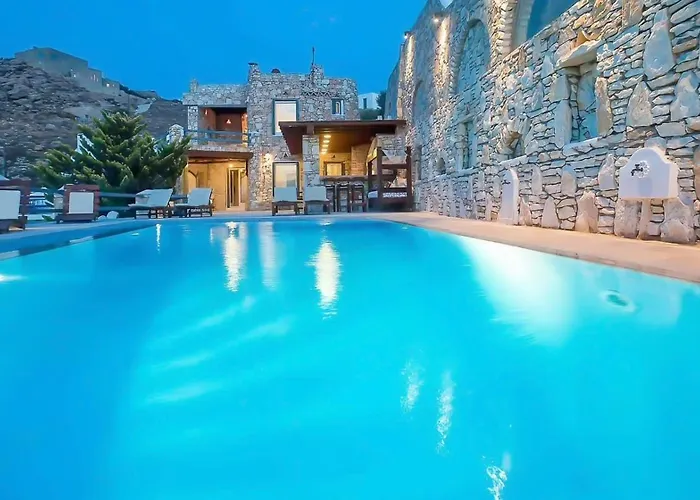 Villa Omnia Mykonos Town with Pool